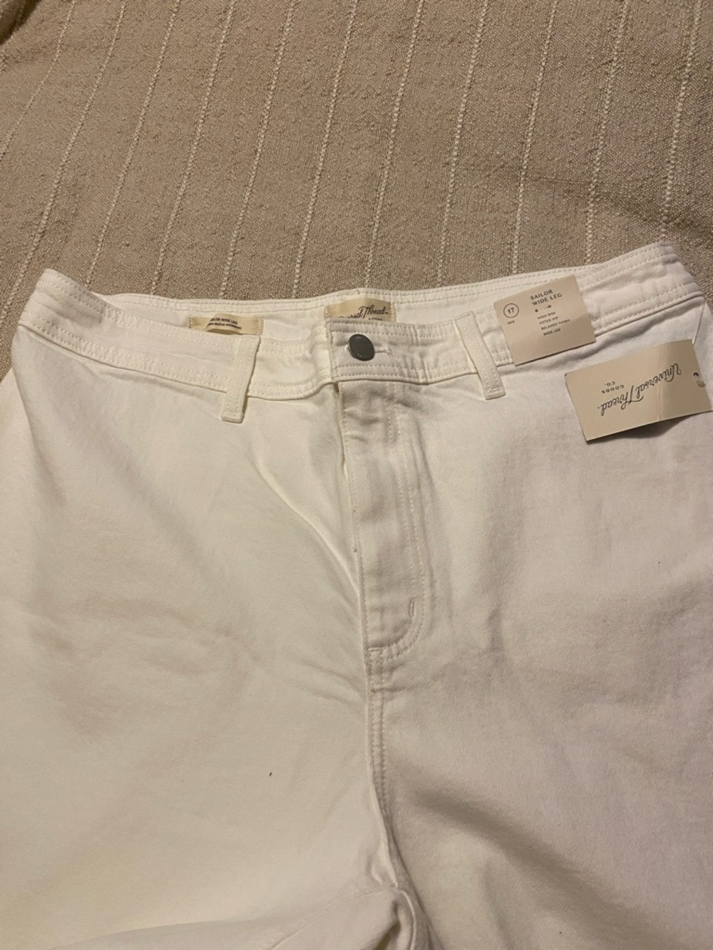 Universal Thread White Sailor Wide Leg Jeans
Sz 17